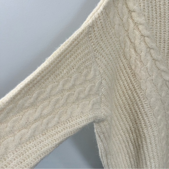 Universal Threads Cream Cable Knit Mock Collar Sweater Extra Large Super Soft - Picture 6 of 11